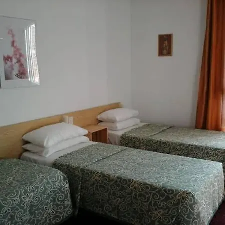 Calvaire Hotel 2*