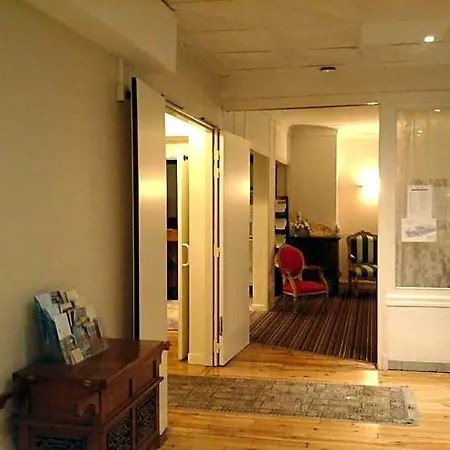 Hotel Calvaire 2*